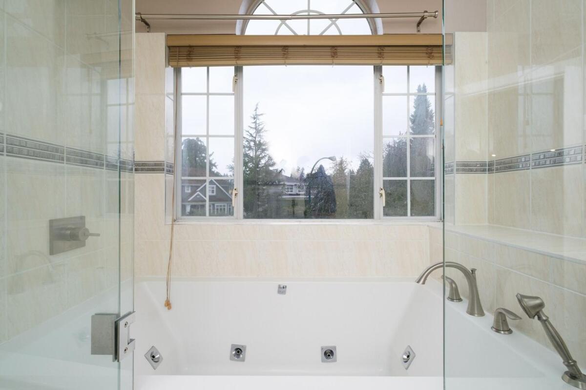Spacious 4Br W Ensuites Mins To Downtown Yvr Ubc Vancouver Ngoại thất bức ảnh
