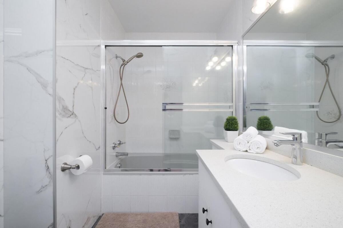 Spacious 4Br W Ensuites Mins To Downtown Yvr Ubc Vancouver Ngoại thất bức ảnh